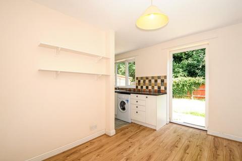 3 bedroom end of terrace house to rent, Knaphill,  Woking,  GU21