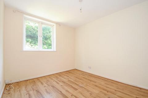 3 bedroom end of terrace house to rent, Knaphill,  Woking,  GU21