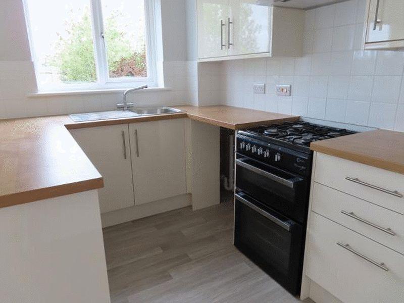Dimmock Close, Paddock Wood 3 bed house - £1,400 pcm (£323 pw)
