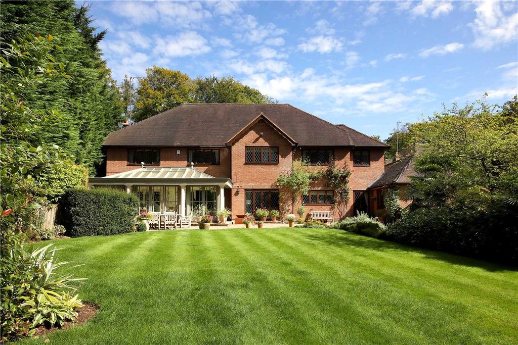 Manor Road, Penn, High Buckinghamshire, HP10 6 bed detached