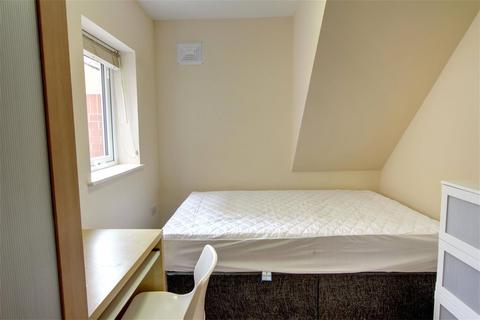 3 bedroom maisonette to rent, Grosvenor Road, Jesmond, Newcastle, NE2