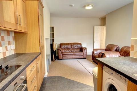 3 bedroom maisonette to rent, Grosvenor Road, Jesmond, Newcastle, NE2