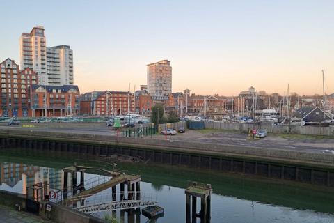 2 bedroom apartment to rent, Zephyr Court, Stoke Quay
