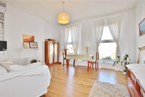 11b Heath Road, Hounslow, TW3 2NJ