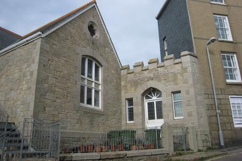 3 bedroom apartment to rent, Penzance, Cornwall