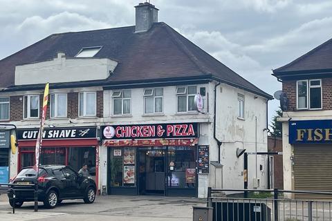 2 bedroom flat to rent, Staines Road, Bedfont