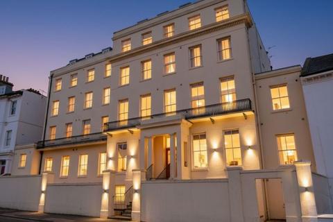 Studio to rent, Buckingham Place, St. Annes House, BN1