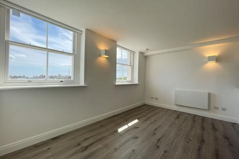 Studio to rent, Buckingham Place, St. Annes House, BN1