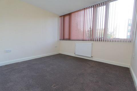 2 bedroom ground floor flat to rent, Parklands Gardens, Walsall