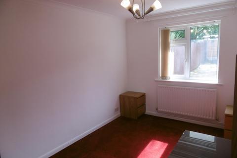 2 bedroom semi-detached bungalow to rent, Chesham Drive, Bramcote, NG9 3FB