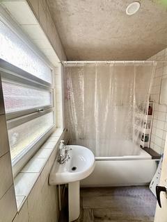2 bedroom terraced house to rent, Waterloo Road, Hanley, ST1