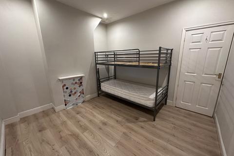 2 bedroom terraced house to rent, Waterloo Road, Hanley, ST1