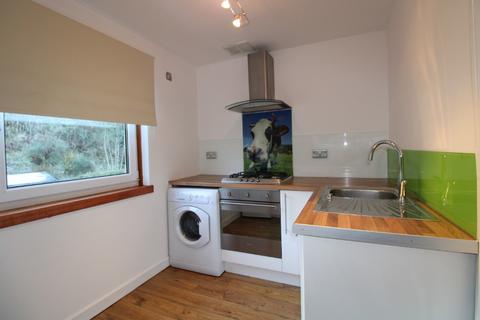 2 bedroom flat to rent, Gairloch Crescent, Redding, FK2