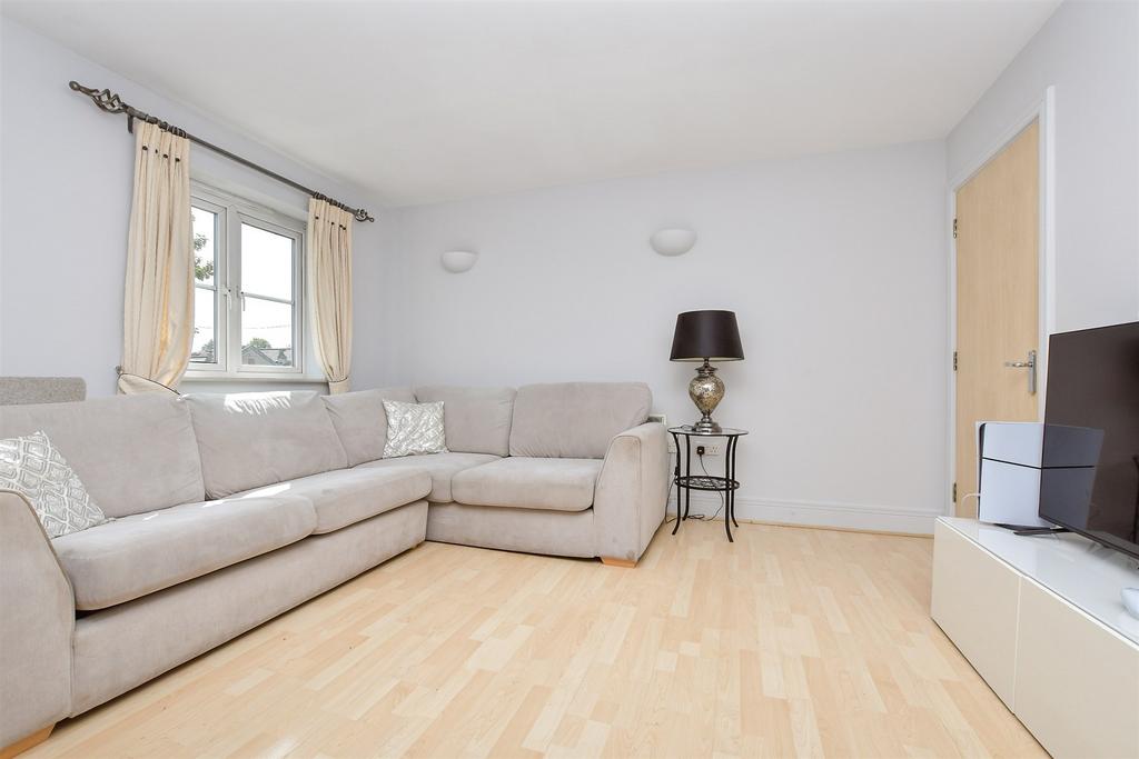 Kitchen / Lounge