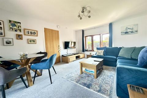 2 bedroom retirement property to rent, White Horse Court, Storrington, RH20