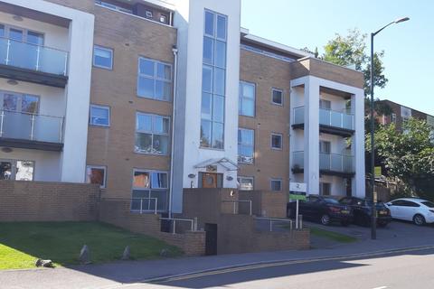 2 bedroom flat to rent, The Bourne, Bournemouth BH4