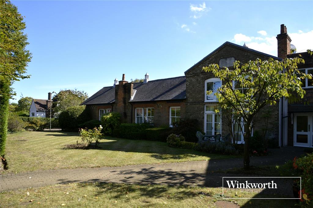 Hertswood Court, Hillside Gardens, High Hertfordshire, EN5 1