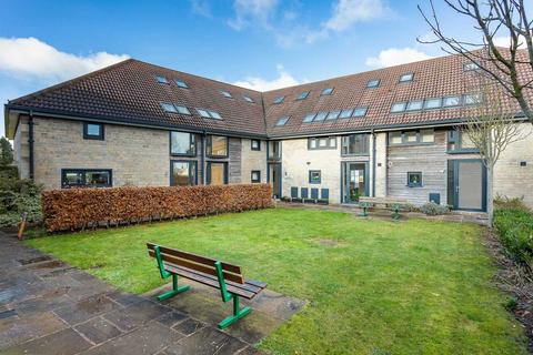 2 bedroom apartment to rent, High Street, Marshfield