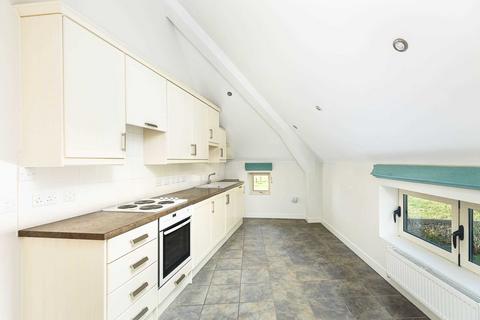 2 bedroom apartment to rent, High Street, Marshfield