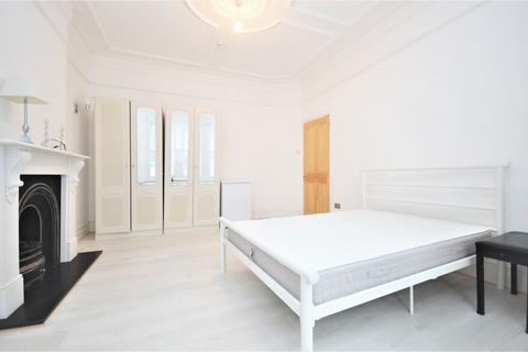 undefined, Chatsworth Gardens, Acton, W3 9LP