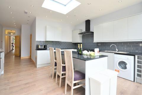 undefined, Chatsworth Gardens, Acton, W3 9LP