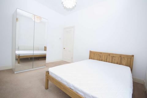 2 bedroom flat to rent, Finland Road, Brockley, London