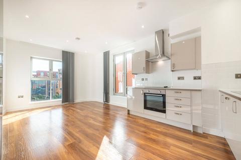 1 bedroom flat to rent, Southampton Way, London