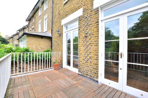 2 bedroom apartment to rent, Vanbrugh Park, London, SE3