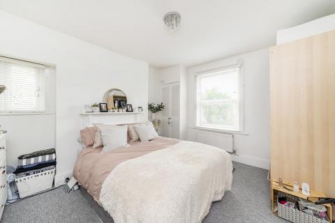 2 bedroom apartment to rent, College Road, Kensal Rise NW10