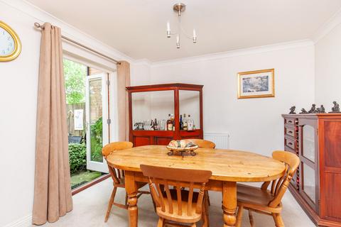 3 bedroom end of terrace house to rent, Kingsmead Court Norman Road, Winchester