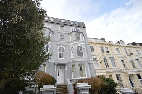 3 bedroom flat to rent, Anglesea Terrace, St Leonards on Sea, East Sussex, TN38 0QT