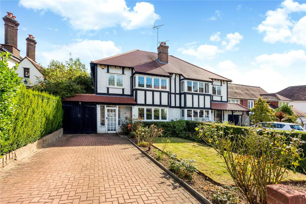 Monkhams Avenue, Woodford Green, Essex, IG8 4 bed semidetached house