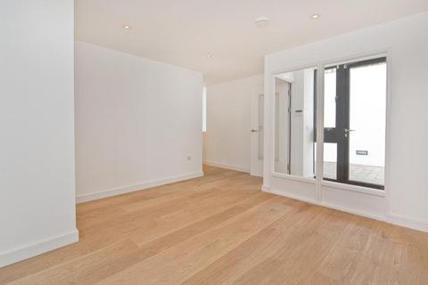 1 bedroom apartment to rent, Westbourne Road, Lower Holloway, London, N7