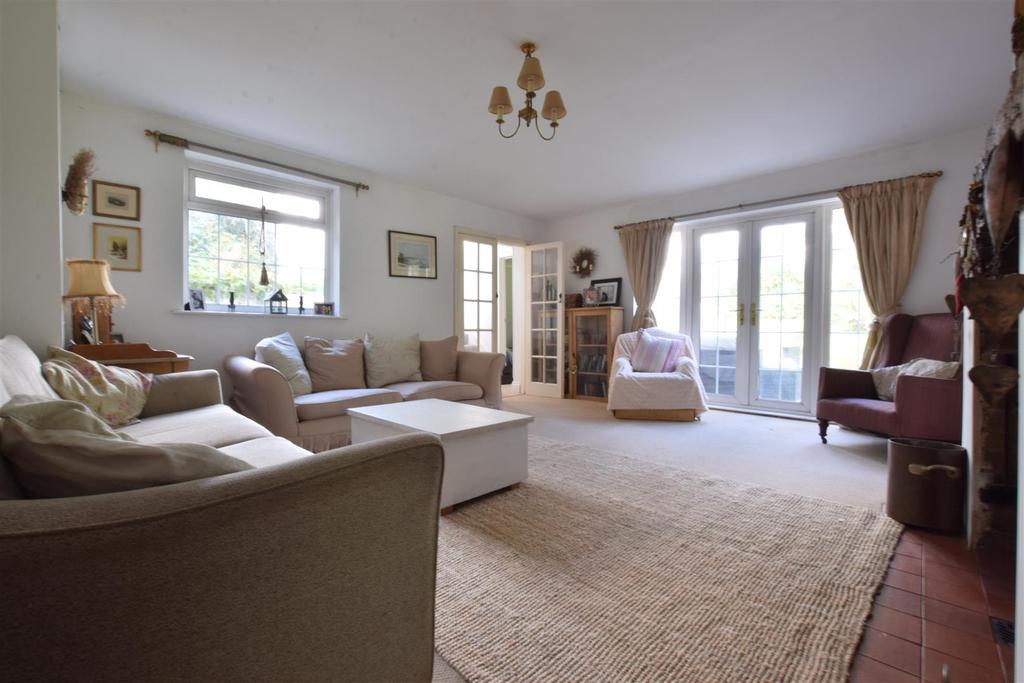 New Cut, Westfield, Hastings 4 bed end of terrace house £345,000