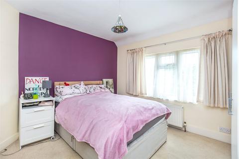 7 Holland Road, Oxted, RH8 9AU