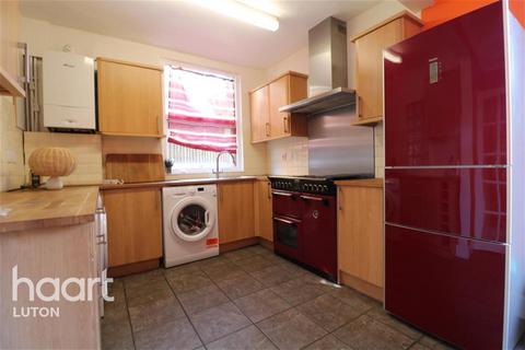 3 bedroom semi-detached house to rent, Sunridge Avenue, Luton