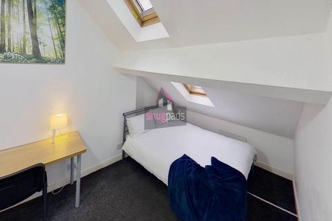 1 bedroom in a house share to rent, Bolton Road, Salford,