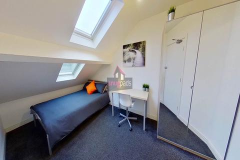 1 bedroom in a house share to rent, Bolton Road, Salford,