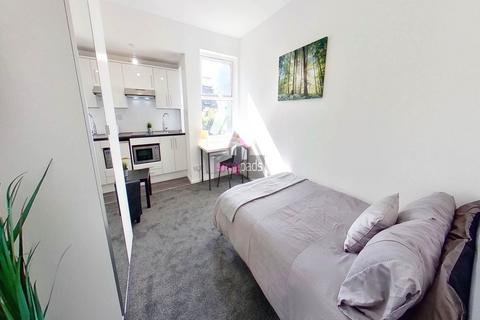 Studio to rent, Gildabrook Road, Salford, Manchester