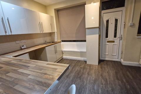 2 bedroom terraced house to rent, Kingston Drive, Halifax, HX1 4ES