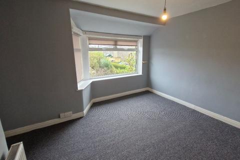 2 bedroom terraced house to rent, Kingston Drive, Halifax, HX1 4ES