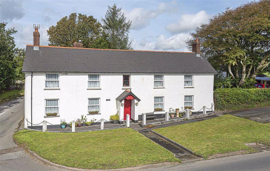 Milton Damerel, Holsworthy, Devon, EX22 6 bed detached house £395,000