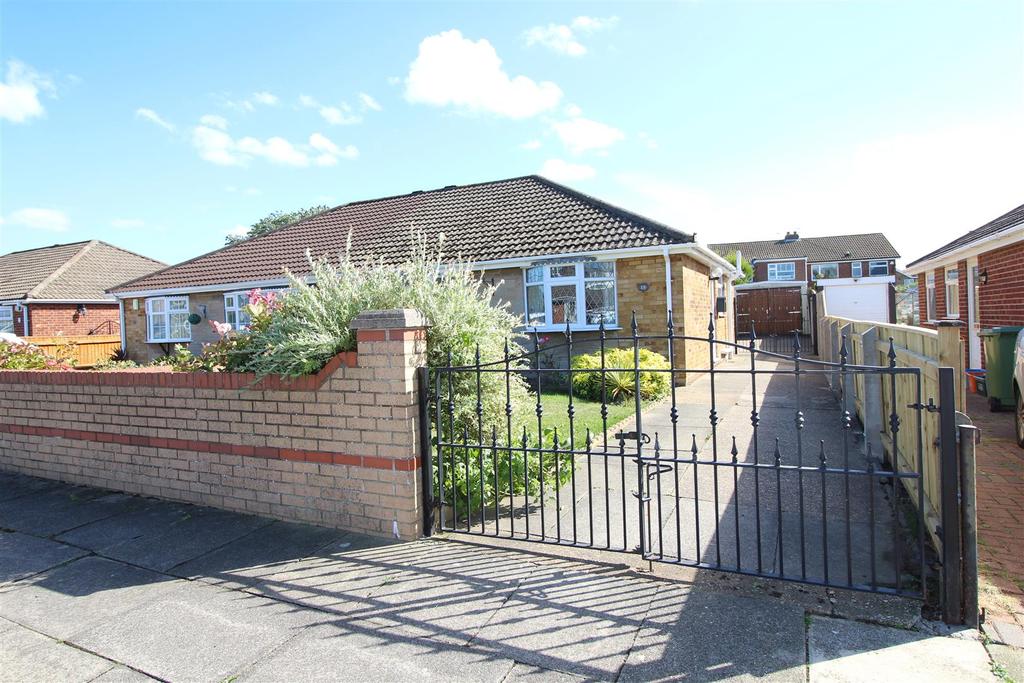 Swaby Drive, Cleethorpes, DN35 9PB 3 bed semidetached bungalow £149,950