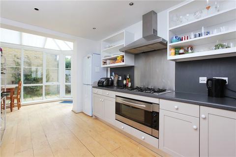 3 bedroom house to rent, Old Dairy Mews, London SW12