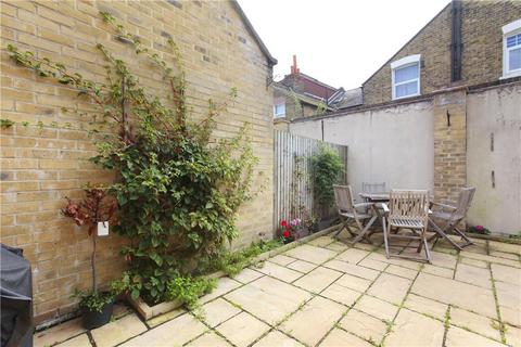 3 bedroom house to rent, Old Dairy Mews, London SW12