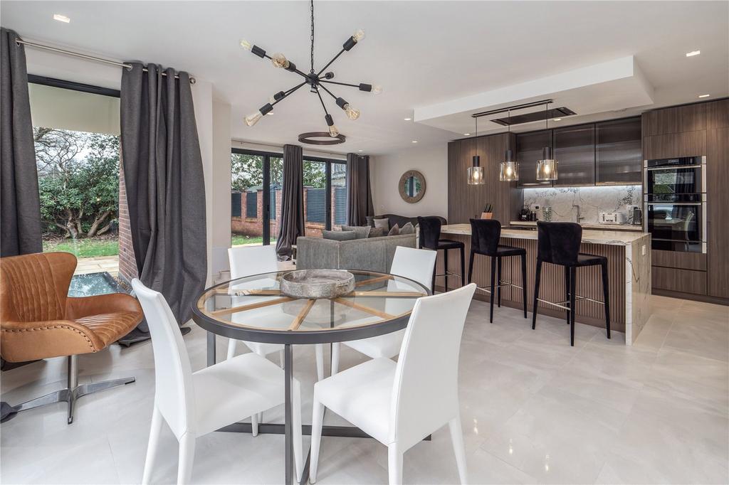 Dining/Kitchen