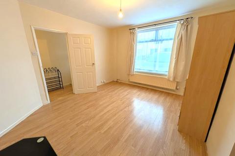 undefined, Edwin Road, Burnt Oak/Edgware HA8