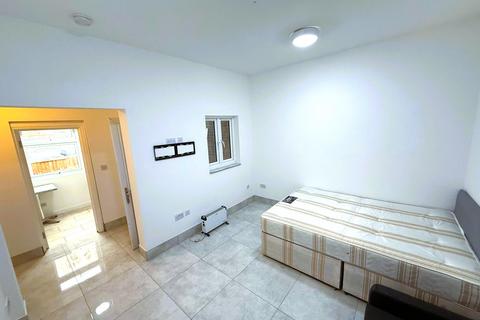 undefined, Frinton Mews, Gants Hill IG2