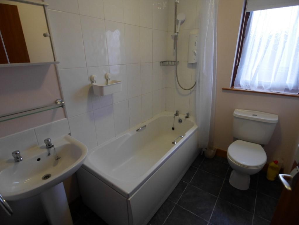 4 Howat Terrace, Dumfries, DG2 7 DD - Braidwoods So