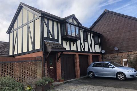 undefined, Windlesham,  Surrey,  GU20